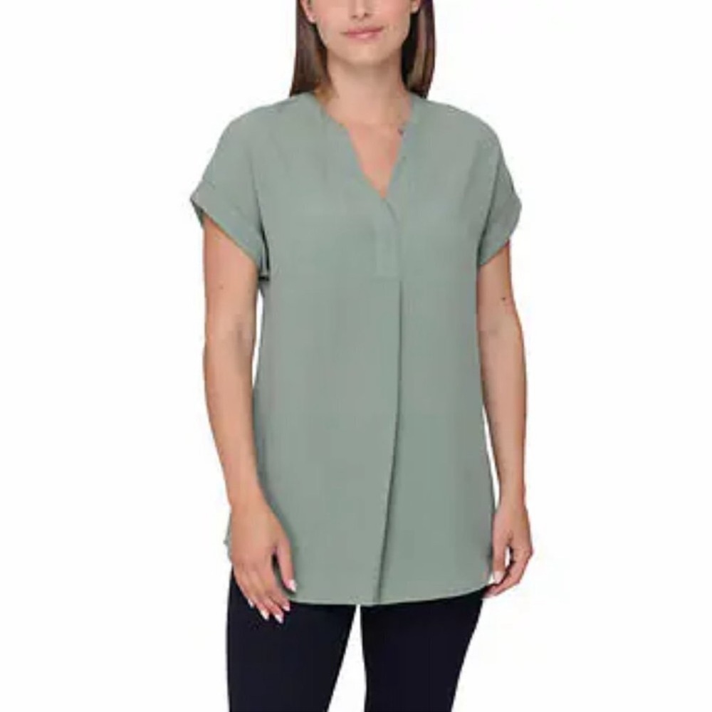 💚M: Rachel Roy Short Sleeve V-Neck
Tunic Top